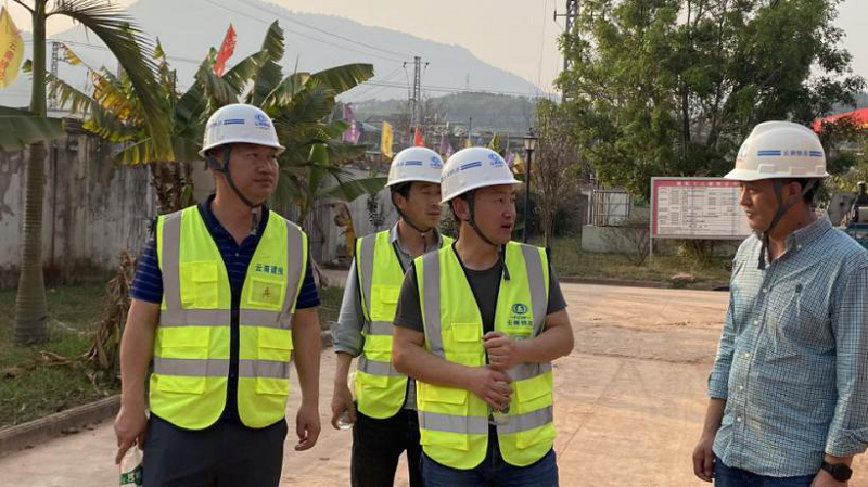 李荣峰、成联斌到二直管景谷项目检查指导工作.png