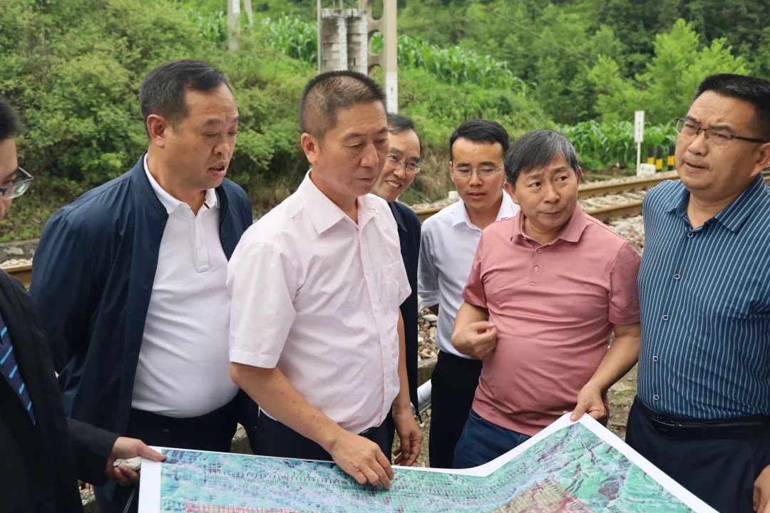 2022-06-10-共谋发展！公司到贵州盘北经济技术开发区考察交流1.jpg